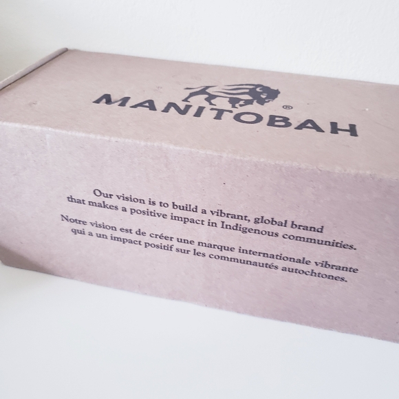 Manitobah Mukluks Wasaga Flip-Flop Red/Rouge- 6M - Picture 12 of 12